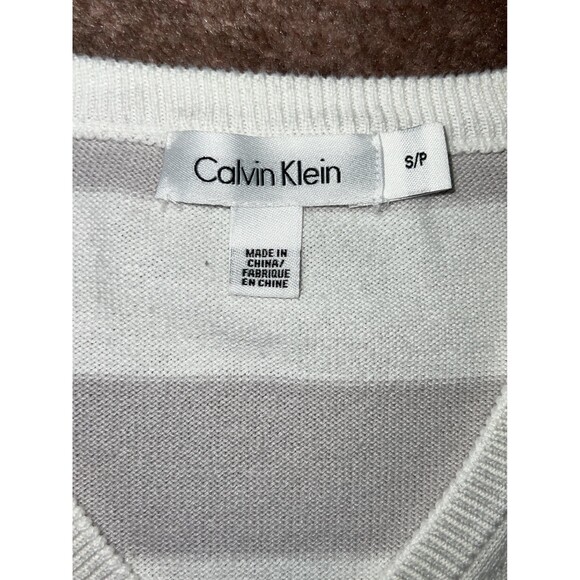 Men’s Calvin Klein V-Neck Sweater - Picture 2 of 4